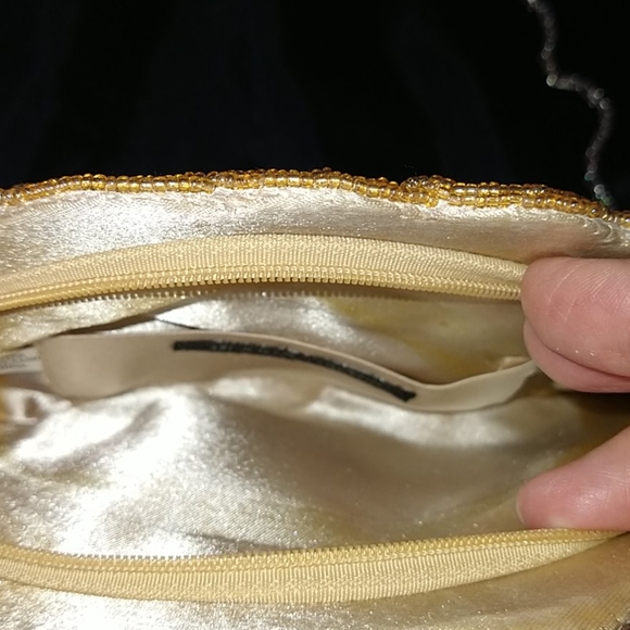 Gold Bijoux Sterner beaded purse - Picture 2 of 4